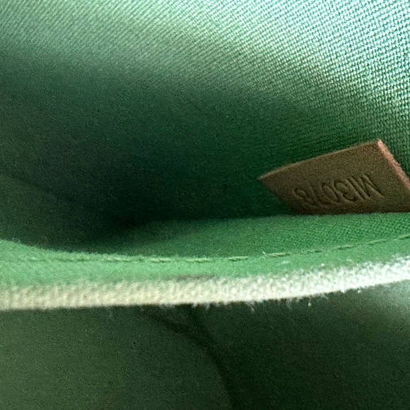 Louis Vuitton Alma GM - Limited Edition Vert Tonic Monogram Vernis - Picture 13 of 17